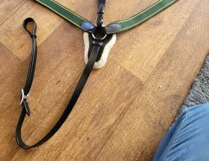 Saddlery Goods Green Elastic Breastplate Martingale with Running Attachment